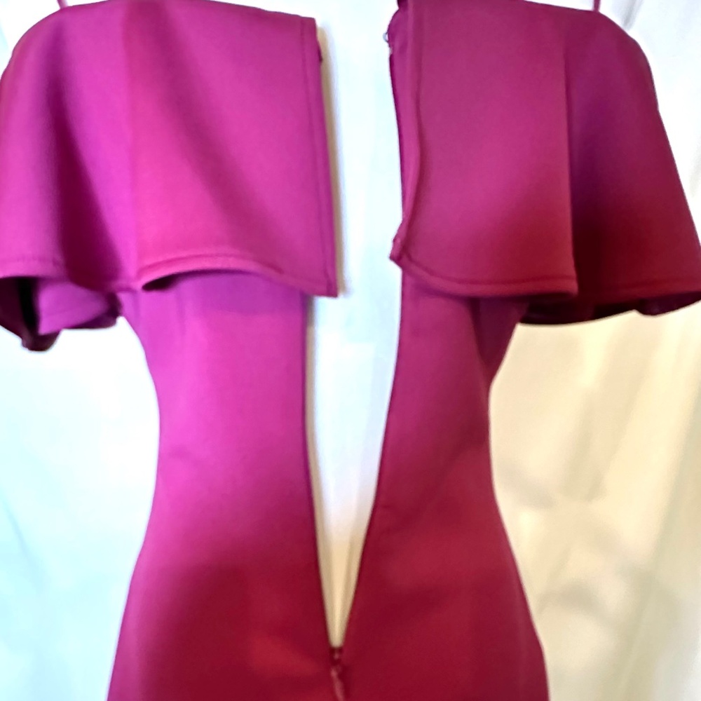 GUESS Ruffle Off Shoulder Mara Dress - Picture 3 of 9